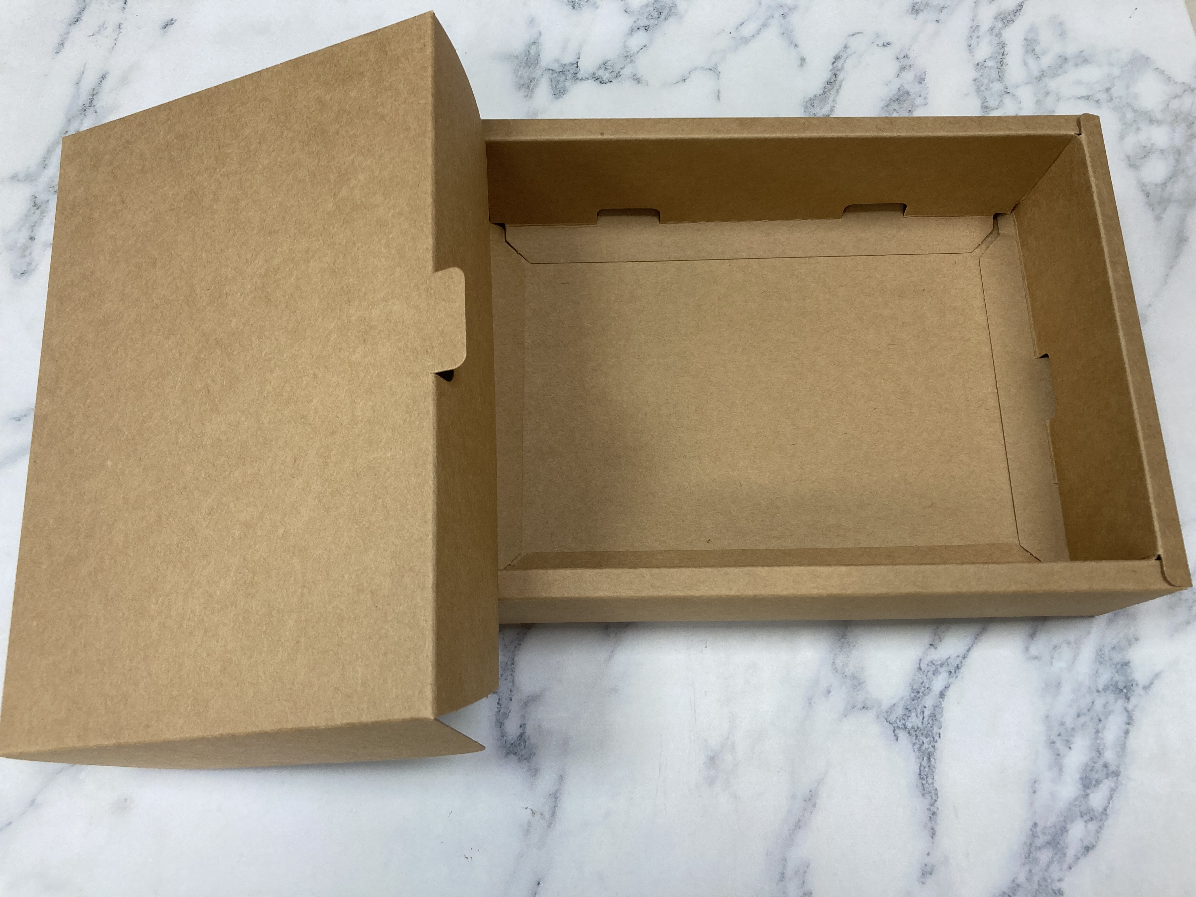 《A-EN2》50入素面瓦楞紙盒尺寸： 19.5x18.0x6.5cm (±2mm)瓦楞